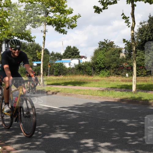 10.08.2025 - GEWOBA Citytriathlon Bremen Yannick Fuchs http://msf.ph/oto/8561388 10.08.2025 12:16:02 Radfahren 600, 654, 682, 686, 707, 715, 824, 836, 840, 859, 891, 1016, 1022 meine-sportfotos.de
