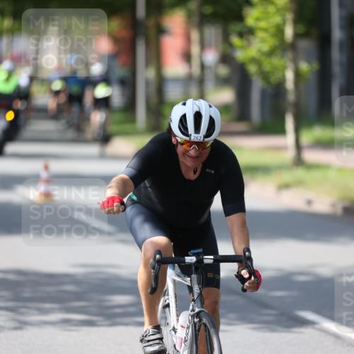 10.08.2025 - GEWOBA Citytriathlon Bremen Yannick Fuchs http://msf.ph/oto/8561389 10.08.2025 14:22:27 Radfahren 186, 215, 217, 242, 259, 262 meine-sportfotos.de