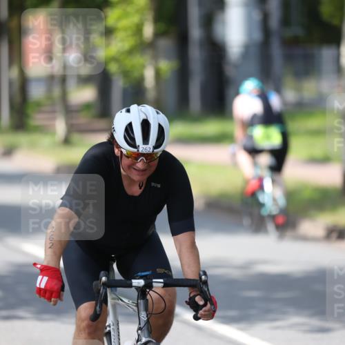 10.08.2025 - GEWOBA Citytriathlon Bremen Yannick Fuchs http://msf.ph/oto/8561390 10.08.2025 14:22:27 Radfahren 186, 215, 217, 242, 259, 262 meine-sportfotos.de