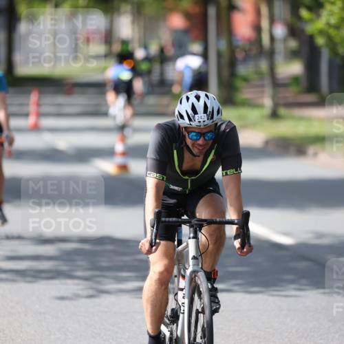 10.08.2025 - GEWOBA Citytriathlon Bremen Yannick Fuchs http://msf.ph/oto/8561404 10.08.2025 14:22:34 Radfahren 86, 217, 242, 259, 262, 297 meine-sportfotos.de