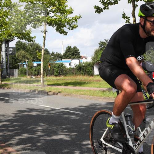 10.08.2025 - GEWOBA Citytriathlon Bremen Yannick Fuchs http://msf.ph/oto/8561411 10.08.2025 12:16:37 Radfahren 567, 742, 768, 783, 843, 902, 915, 1035, 1039 meine-sportfotos.de
