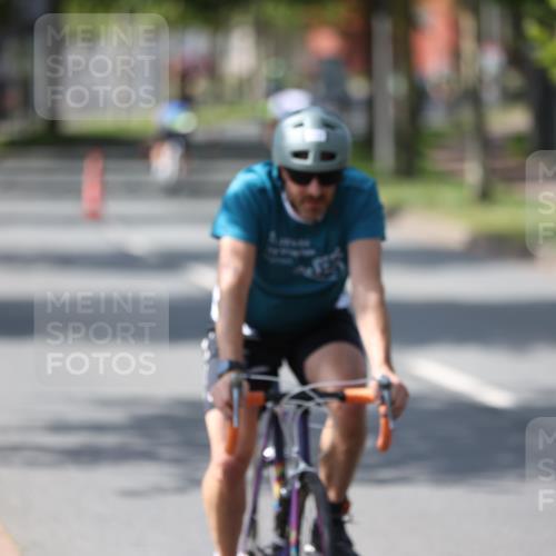10.08.2025 - GEWOBA Citytriathlon Bremen Yannick Fuchs http://msf.ph/oto/8561413 10.08.2025 14:22:35 Radfahren 86, 204, 217, 242, 259, 262, 297 meine-sportfotos.de