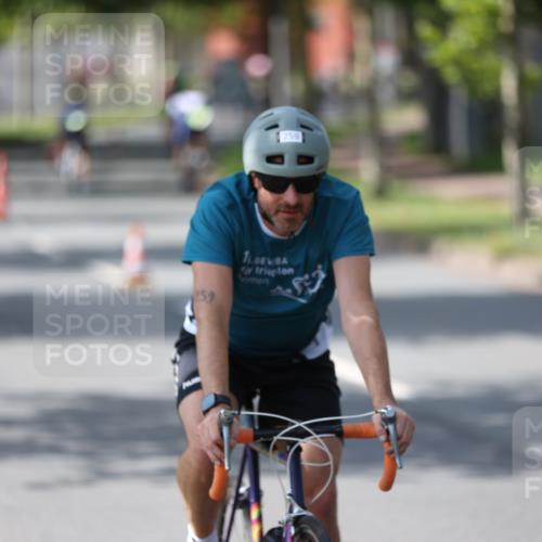 10.08.2025 - GEWOBA Citytriathlon Bremen Yannick Fuchs http://msf.ph/oto/8561416 10.08.2025 14:22:35 Radfahren 86, 204, 217, 242, 259, 262, 297 meine-sportfotos.de