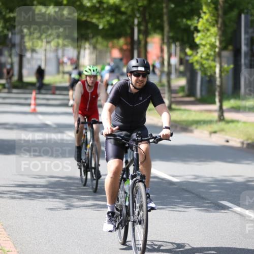10.08.2025 - GEWOBA Citytriathlon Bremen Yannick Fuchs http://msf.ph/oto/8561423 10.08.2025 14:22:46 Radfahren 86, 89, 182, 204, 242, 252, 280, 289, 297, 353, 427 meine-sportfotos.de