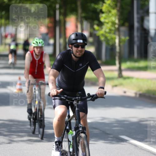 10.08.2025 - GEWOBA Citytriathlon Bremen Yannick Fuchs http://msf.ph/oto/8561425 10.08.2025 14:22:46 Radfahren 86, 89, 182, 204, 242, 252, 280, 289, 297, 353, 427 meine-sportfotos.de