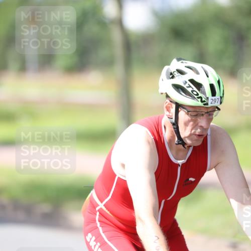 10.08.2025 - GEWOBA Citytriathlon Bremen Yannick Fuchs http://msf.ph/oto/8561433 10.08.2025 14:22:47 Radfahren 86, 89, 182, 204, 242, 252, 280, 289, 297, 353, 427 meine-sportfotos.de