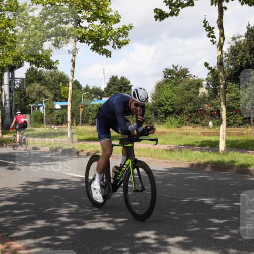 10.08.2025 - GEWOBA Citytriathlon Bremen Yannick Fuchs http://msf.ph/oto/8561434 10.08.2025 12:16:51 Radfahren 567, 783, 822, 877, 915, 1010, 1035, 1039 meine-sportfotos.de
