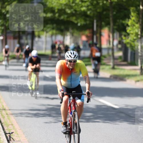 10.08.2025 - GEWOBA Citytriathlon Bremen Yannick Fuchs http://msf.ph/oto/8561437 10.08.2025 14:22:49 Radfahren 86, 89, 182, 204, 246, 252, 280, 288, 289, 297, 353, 427 meine-sportfotos.de