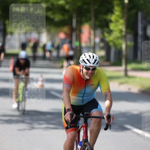 10.08.2025 - GEWOBA Citytriathlon Bremen Yannick Fuchs http://msf.ph/oto/8561441 10.08.2025 14:22:49 Radfahren 86, 89, 182, 204, 246, 252, 280, 288, 289, 297, 353, 427 meine-sportfotos.de