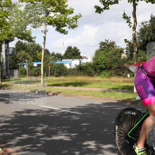 10.08.2025 - GEWOBA Citytriathlon Bremen Yannick Fuchs http://msf.ph/oto/8561454 10.08.2025 12:17:09 Radfahren 877, 956, 1037 meine-sportfotos.de