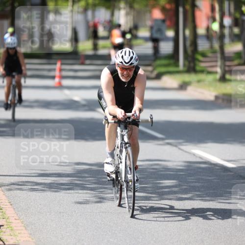 10.08.2025 - GEWOBA Citytriathlon Bremen Yannick Fuchs http://msf.ph/oto/8561462 10.08.2025 14:22:53 Radfahren 86, 89, 182, 204, 246, 252, 280, 288, 289, 297, 353, 427 meine-sportfotos.de