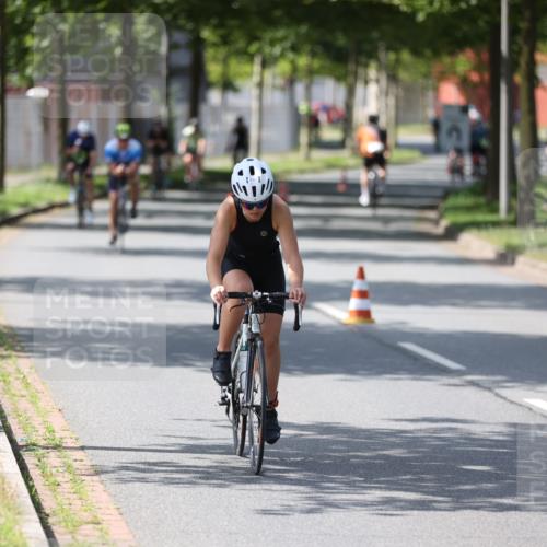 10.08.2025 - GEWOBA Citytriathlon Bremen Yannick Fuchs http://msf.ph/oto/8561476 10.08.2025 14:22:54 Radfahren 86, 89, 182, 204, 246, 252, 280, 288, 289, 297, 353, 427 meine-sportfotos.de