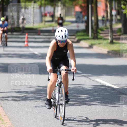 10.08.2025 - GEWOBA Citytriathlon Bremen Yannick Fuchs http://msf.ph/oto/8561482 10.08.2025 14:22:54 Radfahren 86, 89, 182, 204, 246, 252, 280, 288, 289, 297, 353, 427 meine-sportfotos.de