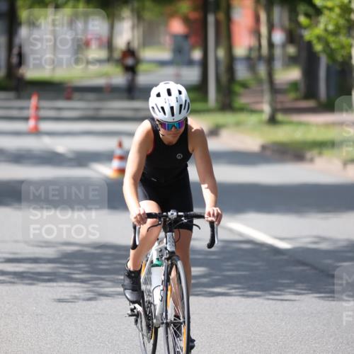 10.08.2025 - GEWOBA Citytriathlon Bremen Yannick Fuchs http://msf.ph/oto/8561484 10.08.2025 14:22:55 Radfahren 86, 89, 163, 182, 204, 246, 249, 252, 280, 288, 289, 297, 353, 427 meine-sportfotos.de