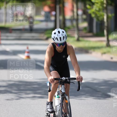 10.08.2025 - GEWOBA Citytriathlon Bremen Yannick Fuchs http://msf.ph/oto/8561487 10.08.2025 14:22:55 Radfahren 86, 89, 163, 182, 204, 246, 249, 252, 280, 288, 289, 297, 353, 427 meine-sportfotos.de
