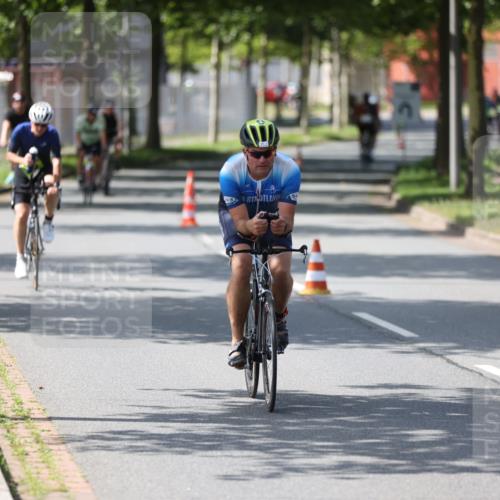 10.08.2025 - GEWOBA Citytriathlon Bremen Yannick Fuchs http://msf.ph/oto/8561496 10.08.2025 14:22:57 Radfahren 89, 163, 182, 204, 246, 249, 252, 280, 288, 289, 297, 353, 427 meine-sportfotos.de