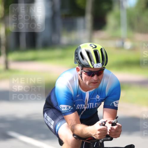 10.08.2025 - GEWOBA Citytriathlon Bremen Yannick Fuchs http://msf.ph/oto/8561508 10.08.2025 14:22:58 Radfahren 89, 163, 182, 204, 246, 249, 252, 280, 288, 289, 297, 353, 427 meine-sportfotos.de