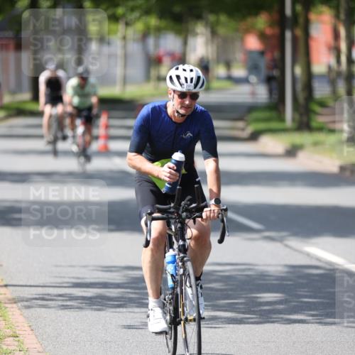 10.08.2025 - GEWOBA Citytriathlon Bremen Yannick Fuchs http://msf.ph/oto/8561511 10.08.2025 14:22:59 Radfahren 89, 163, 182, 204, 246, 249, 252, 280, 288, 289, 297, 353, 427, 431 meine-sportfotos.de