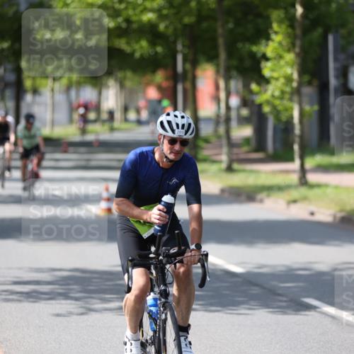 10.08.2025 - GEWOBA Citytriathlon Bremen Yannick Fuchs http://msf.ph/oto/8561516 10.08.2025 14:22:59 Radfahren 89, 163, 182, 204, 246, 249, 252, 280, 288, 289, 297, 353, 427, 431 meine-sportfotos.de
