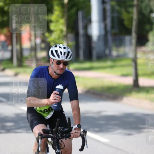 10.08.2025 - GEWOBA Citytriathlon Bremen Yannick Fuchs http://msf.ph/oto/8561519 10.08.2025 14:22:59 Radfahren 89, 163, 182, 204, 246, 249, 252, 280, 288, 289, 297, 353, 427, 431 meine-sportfotos.de