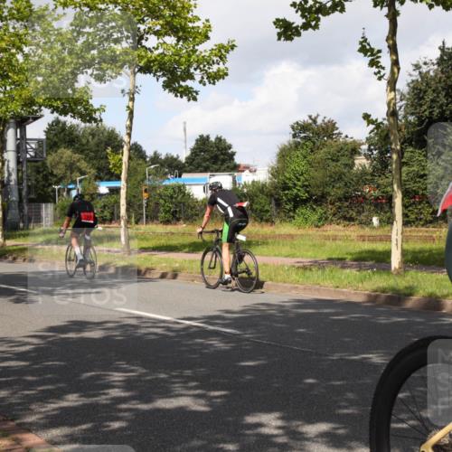 10.08.2025 - GEWOBA Citytriathlon Bremen Yannick Fuchs http://msf.ph/oto/8561525 10.08.2025 12:17:57 Radfahren 553, 560, 566, 741, 765, 794, 833, 867, 933, 966, 977, 1025 meine-sportfotos.de