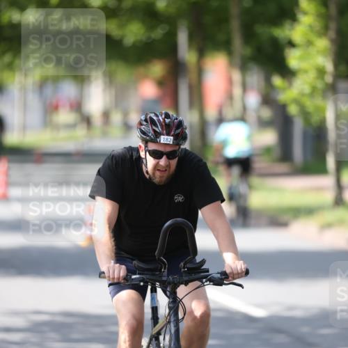 10.08.2025 - GEWOBA Citytriathlon Bremen Yannick Fuchs http://msf.ph/oto/8561533 10.08.2025 14:23:03 Radfahren 89, 163, 182, 209, 222, 246, 249, 252, 280, 288, 289, 353, 423, 427, 431, 480 meine-sportfotos.de