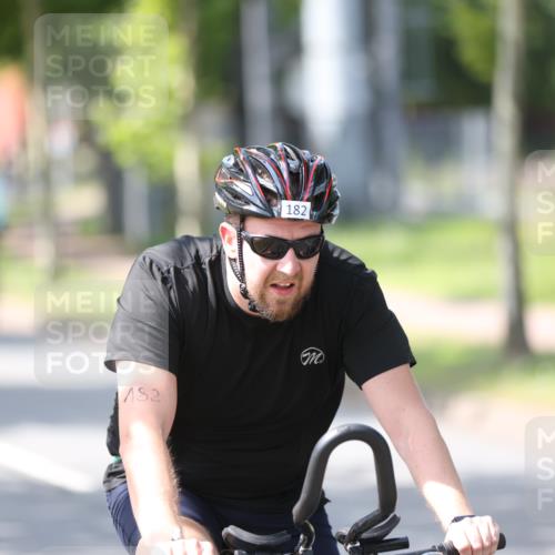 10.08.2025 - GEWOBA Citytriathlon Bremen Yannick Fuchs http://msf.ph/oto/8561539 10.08.2025 14:23:03 Radfahren 89, 163, 182, 209, 222, 246, 249, 252, 280, 288, 289, 353, 423, 427, 431, 480 meine-sportfotos.de