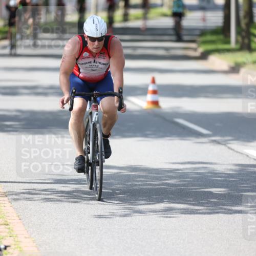10.08.2025 - GEWOBA Citytriathlon Bremen Yannick Fuchs http://msf.ph/oto/8561544 10.08.2025 14:23:08 Radfahren 163, 182, 209, 213, 222, 246, 249, 252, 288, 289, 423, 431, 478, 480 meine-sportfotos.de