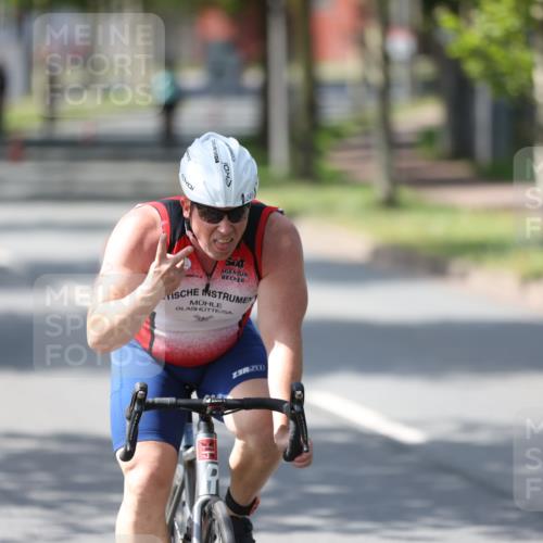 10.08.2025 - GEWOBA Citytriathlon Bremen Yannick Fuchs http://msf.ph/oto/8561551 10.08.2025 14:23:09 Radfahren 163, 200, 209, 213, 222, 246, 249, 252, 288, 289, 423, 431, 478, 480 meine-sportfotos.de