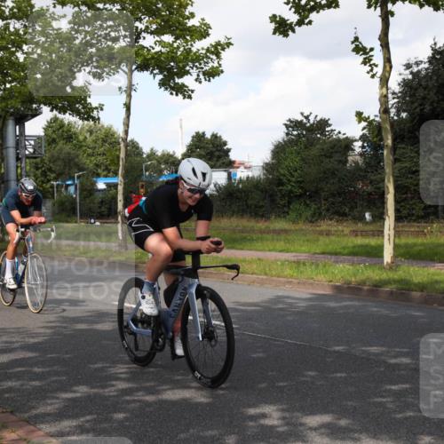 10.08.2025 - GEWOBA Citytriathlon Bremen Yannick Fuchs http://msf.ph/oto/8561565 10.08.2025 12:18:32 Radfahren 584, 637, 642, 652, 678, 680, 759, 763, 781, 855, 919, 973, 1015, 1029 meine-sportfotos.de