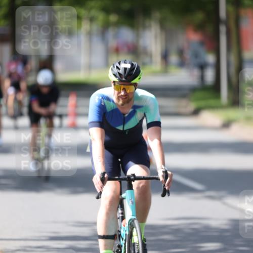 10.08.2025 - GEWOBA Citytriathlon Bremen Yannick Fuchs http://msf.ph/oto/8561567 10.08.2025 14:23:12 Radfahren 154, 163, 200, 209, 213, 222, 225, 246, 249, 288, 423, 431, 478, 480 meine-sportfotos.de