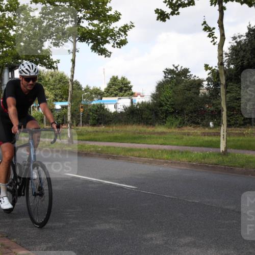 10.08.2025 - GEWOBA Citytriathlon Bremen Yannick Fuchs http://msf.ph/oto/8561573 10.08.2025 12:18:37 Radfahren 584, 637, 642, 652, 678, 680, 759, 763, 781, 855, 919, 1015, 1018, 1029 meine-sportfotos.de