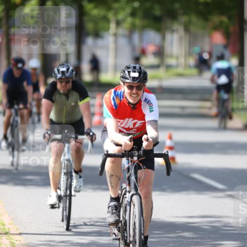 10.08.2025 - GEWOBA Citytriathlon Bremen Yannick Fuchs http://msf.ph/oto/8561600 10.08.2025 14:23:17 Radfahren 99, 154, 163, 200, 209, 213, 222, 225, 249, 251, 423, 431, 478, 480 meine-sportfotos.de