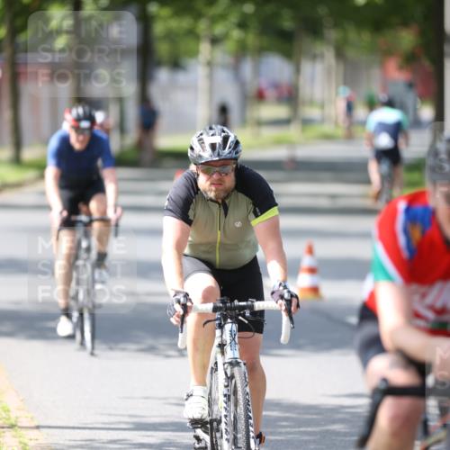 10.08.2025 - GEWOBA Citytriathlon Bremen Yannick Fuchs http://msf.ph/oto/8561603 10.08.2025 14:23:17 Radfahren 99, 154, 163, 200, 209, 213, 222, 225, 249, 251, 423, 431, 478, 480 meine-sportfotos.de