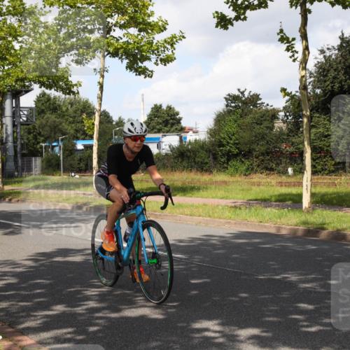 10.08.2025 - GEWOBA Citytriathlon Bremen Yannick Fuchs http://msf.ph/oto/8561607 10.08.2025 12:18:58 Radfahren 556, 789, 790, 825, 853, 978, 982, 1018 meine-sportfotos.de