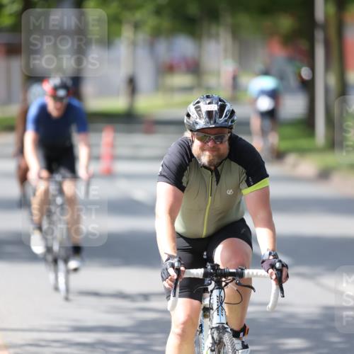 10.08.2025 - GEWOBA Citytriathlon Bremen Yannick Fuchs http://msf.ph/oto/8561608 10.08.2025 14:23:18 Radfahren 99, 154, 163, 200, 209, 213, 222, 225, 249, 251, 317, 423, 431, 478, 480 meine-sportfotos.de