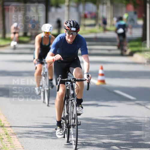 10.08.2025 - GEWOBA Citytriathlon Bremen Yannick Fuchs http://msf.ph/oto/8561611 10.08.2025 14:23:18 Radfahren 99, 154, 163, 200, 209, 213, 222, 225, 249, 251, 317, 423, 431, 478, 480 meine-sportfotos.de