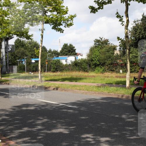 10.08.2025 - GEWOBA Citytriathlon Bremen Yannick Fuchs http://msf.ph/oto/8561614 10.08.2025 12:19:08 Radfahren 556, 709, 750, 853, 978, 982 meine-sportfotos.de