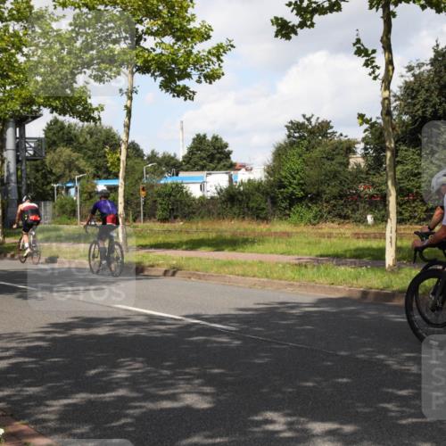 10.08.2025 - GEWOBA Citytriathlon Bremen Yannick Fuchs http://msf.ph/oto/8561626 10.08.2025 12:19:15 Radfahren 709, 750, 762, 804, 1033 meine-sportfotos.de