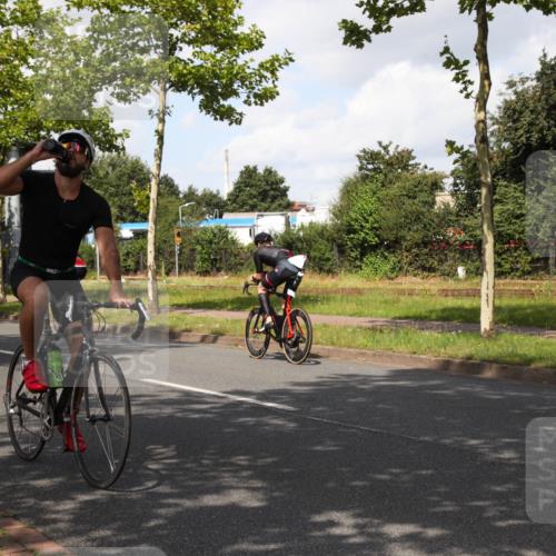 10.08.2025 - GEWOBA Citytriathlon Bremen Yannick Fuchs http://msf.ph/oto/8561633 10.08.2025 12:19:19 Radfahren 709, 750, 762, 804, 872, 1033 meine-sportfotos.de
