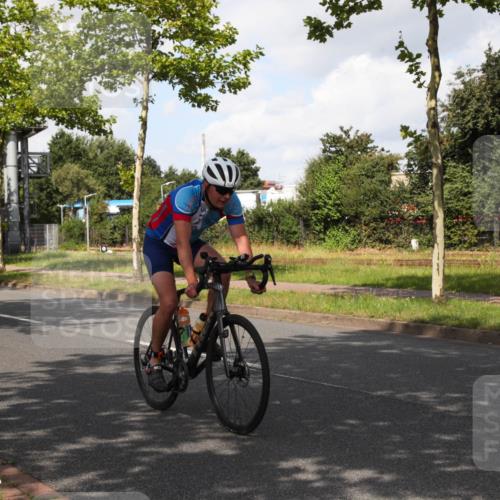 10.08.2025 - GEWOBA Citytriathlon Bremen Yannick Fuchs http://msf.ph/oto/8561636 10.08.2025 12:19:21 Radfahren 709, 750, 762, 804, 872, 1033 meine-sportfotos.de