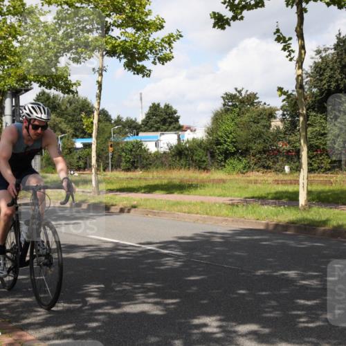 10.08.2025 - GEWOBA Citytriathlon Bremen Yannick Fuchs http://msf.ph/oto/8561639 10.08.2025 12:19:26 Radfahren 709, 750, 762, 804, 872, 1033 meine-sportfotos.de