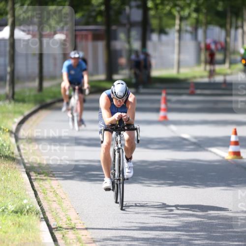 10.08.2025 - GEWOBA Citytriathlon Bremen Yannick Fuchs http://msf.ph/oto/8561644 10.08.2025 14:23:22 Radfahren 99, 154, 200, 209, 213, 222, 225, 250, 251, 317, 423, 431, 478, 480 meine-sportfotos.de