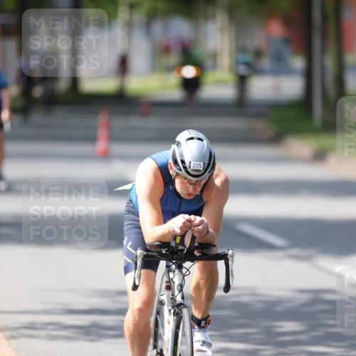 10.08.2025 - GEWOBA Citytriathlon Bremen Yannick Fuchs http://msf.ph/oto/8561649 10.08.2025 14:23:23 Radfahren 99, 154, 200, 209, 213, 222, 225, 250, 251, 317, 423, 431, 478, 480 meine-sportfotos.de