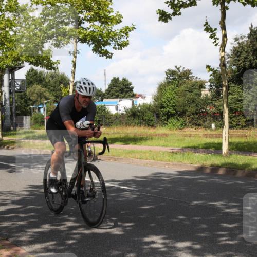 10.08.2025 - GEWOBA Citytriathlon Bremen Yannick Fuchs http://msf.ph/oto/8561654 10.08.2025 12:19:31 Radfahren 554, 749, 762, 804, 872, 1033 meine-sportfotos.de
