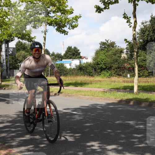 10.08.2025 - GEWOBA Citytriathlon Bremen Yannick Fuchs http://msf.ph/oto/8561655 10.08.2025 12:19:39 Radfahren 554, 719, 749, 872, 1033 meine-sportfotos.de