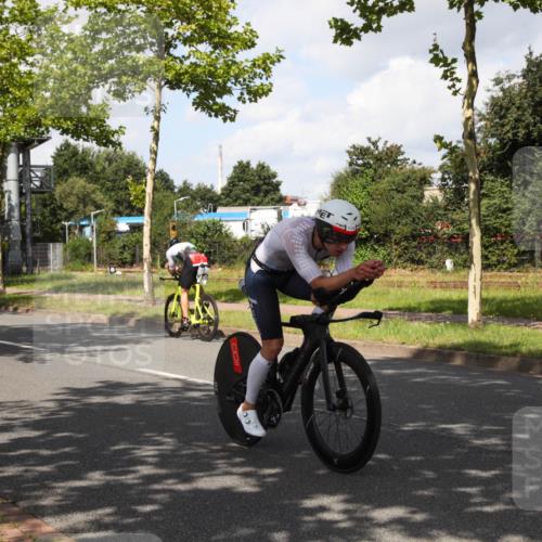 10.08.2025 - GEWOBA Citytriathlon Bremen Yannick Fuchs http://msf.ph/oto/8561659 10.08.2025 12:19:40 Radfahren 554, 719, 749, 872 meine-sportfotos.de