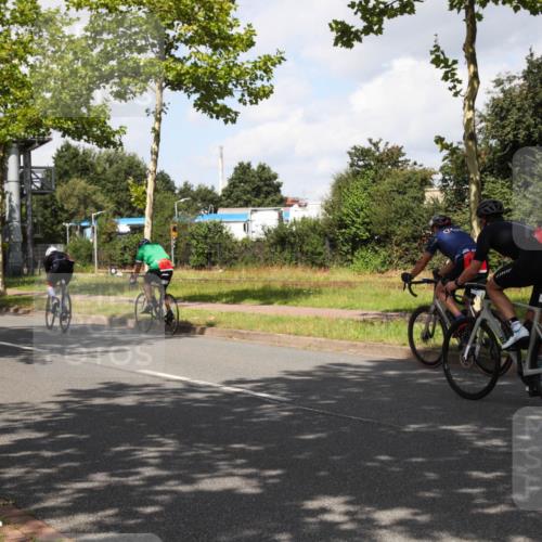 10.08.2025 - GEWOBA Citytriathlon Bremen Yannick Fuchs http://msf.ph/oto/8561668 10.08.2025 12:19:44 Radfahren 554, 719, 749, 872 meine-sportfotos.de