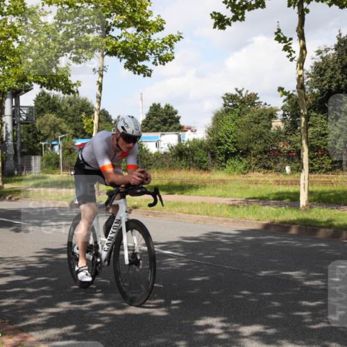10.08.2025 - GEWOBA Citytriathlon Bremen Yannick Fuchs http://msf.ph/oto/8561669 10.08.2025 12:19:48 Radfahren 554, 719, 739, 749, 764, 841 meine-sportfotos.de