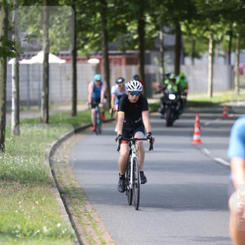 10.08.2025 - GEWOBA Citytriathlon Bremen Yannick Fuchs http://msf.ph/oto/8561670 10.08.2025 14:23:26 Radfahren 99, 154, 200, 205, 209, 213, 222, 225, 250, 251, 317, 478, 480 meine-sportfotos.de